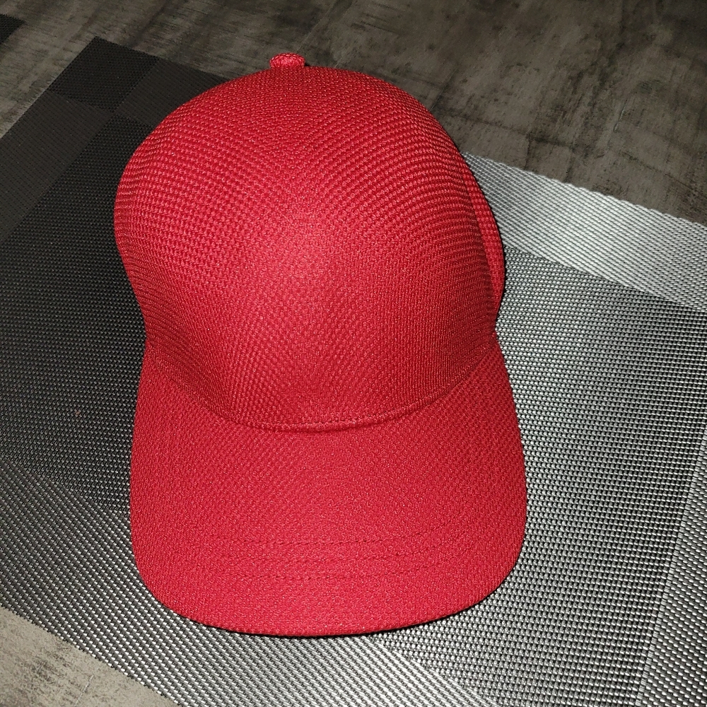 Lululemon Hat Large/XL red